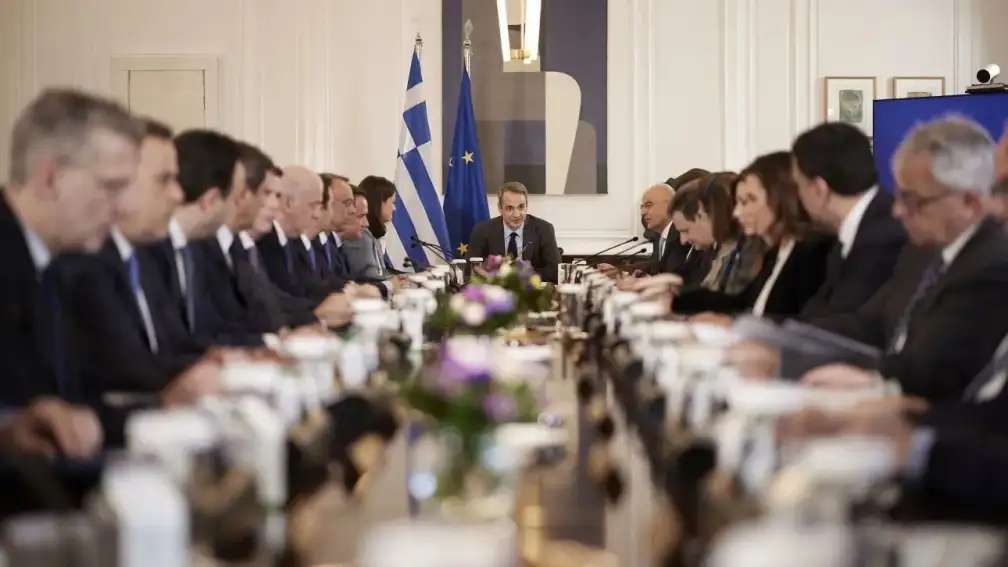 Τη σύνθεση της νέας κυβέρνησης ανακοίνωσε ο κυβερνητικός εκπρόσωπος Παύλος Μαρινάκης