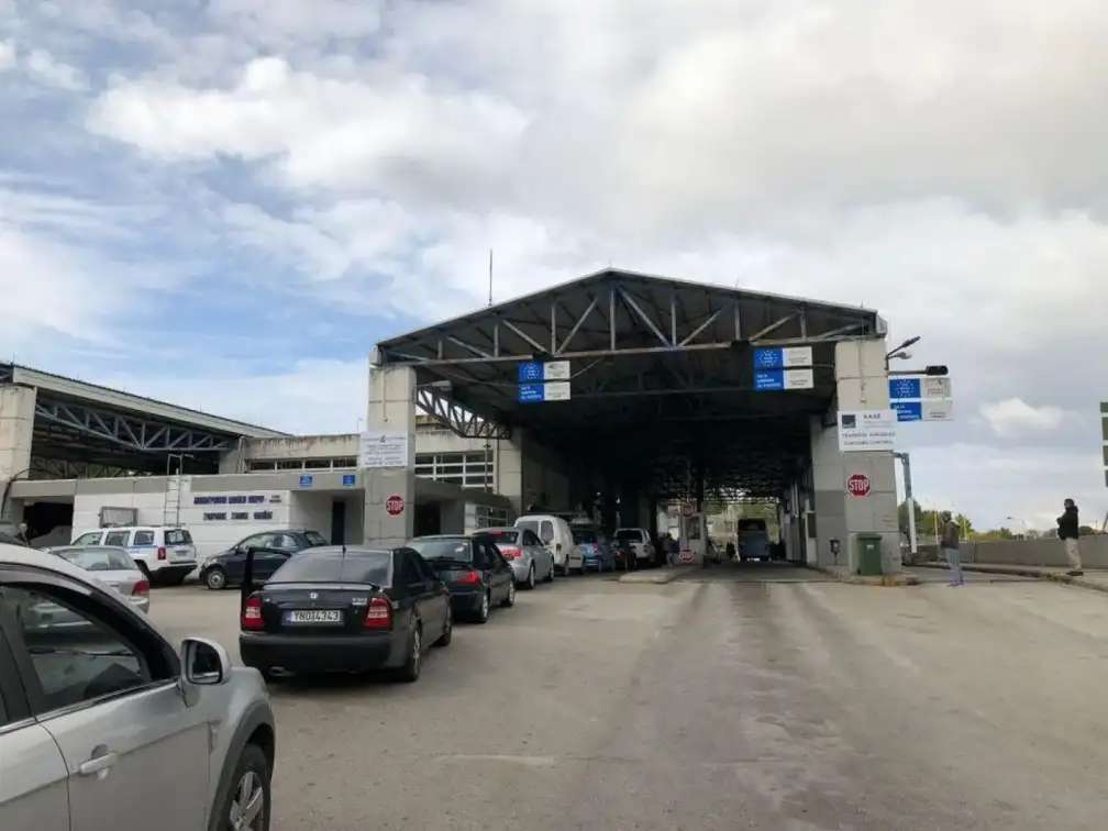 Κακαβιά: Συνελήφθη οδηγός λεωφορείου για μεταφορά λαθρομεταναστών 