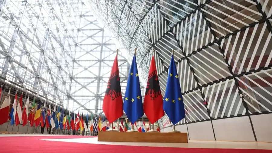 Σήμερα η Πέμπτη Διακυβερνητική Διάσκεψη Αλβανίας–ΕΕ: Στο Επίκεντρο η Ανταγωνιστικότητα και η Ανάπτυξη