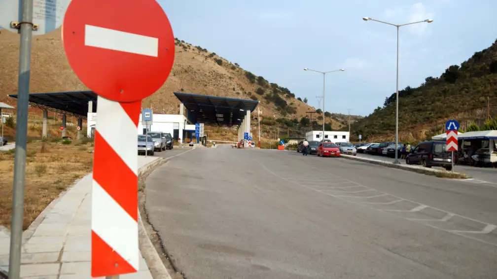 Μαυρομμάτι: 13 συλλήψεις τελωνειακών σε επιχείρηση Εσωτερικών Υποθέσεων 