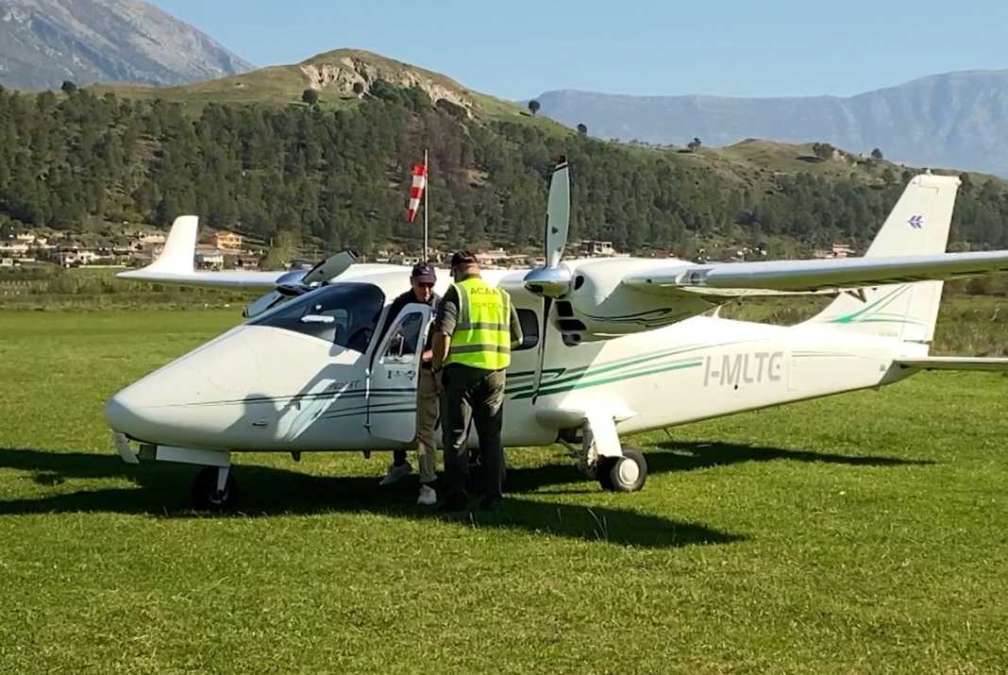 Αργυρόκαστρο: Το τουριστικό – αθλητικό αεροδρόμιο προσελκύει τουρίστες από την Ιταλία και την Ελλάδα