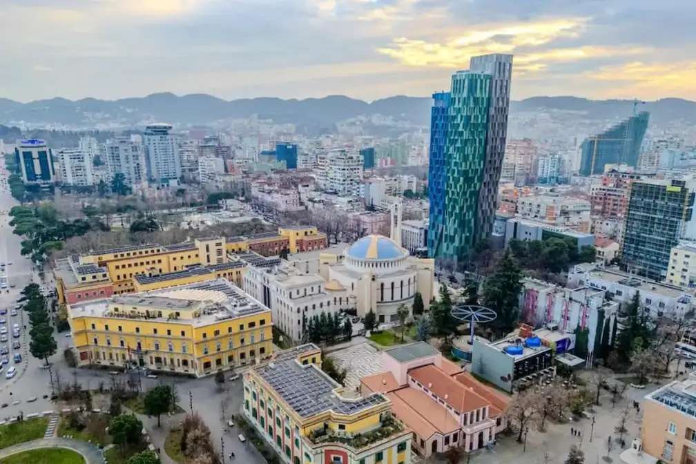 Στα 1,21 δισ. ευρώ οι άμεσες ξένες επενδύσεις στην Αλβανία το εννεάμηνο του 2025